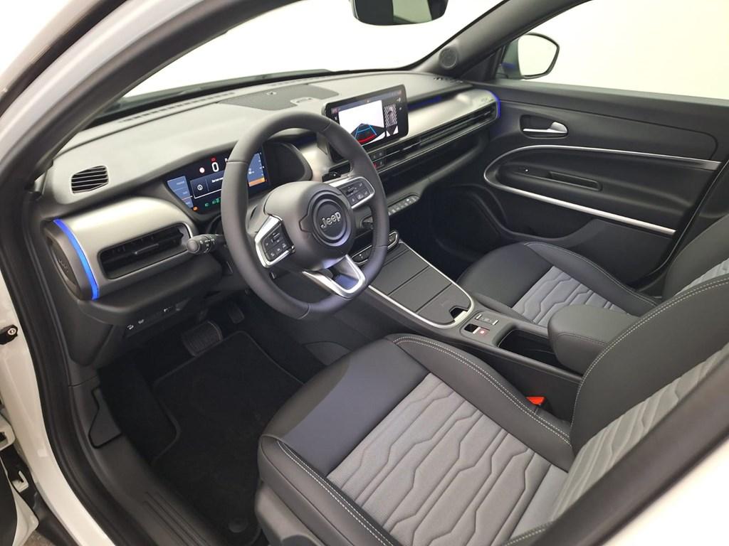 Jeep Avenger 4XE UPLAND 1.2 E-HYBRID 145PK AUTOMAAT DCT6 *, Auto's, Jeep, Automaat, Beige, Hybride Elektrisch/Benzine, 107 kW