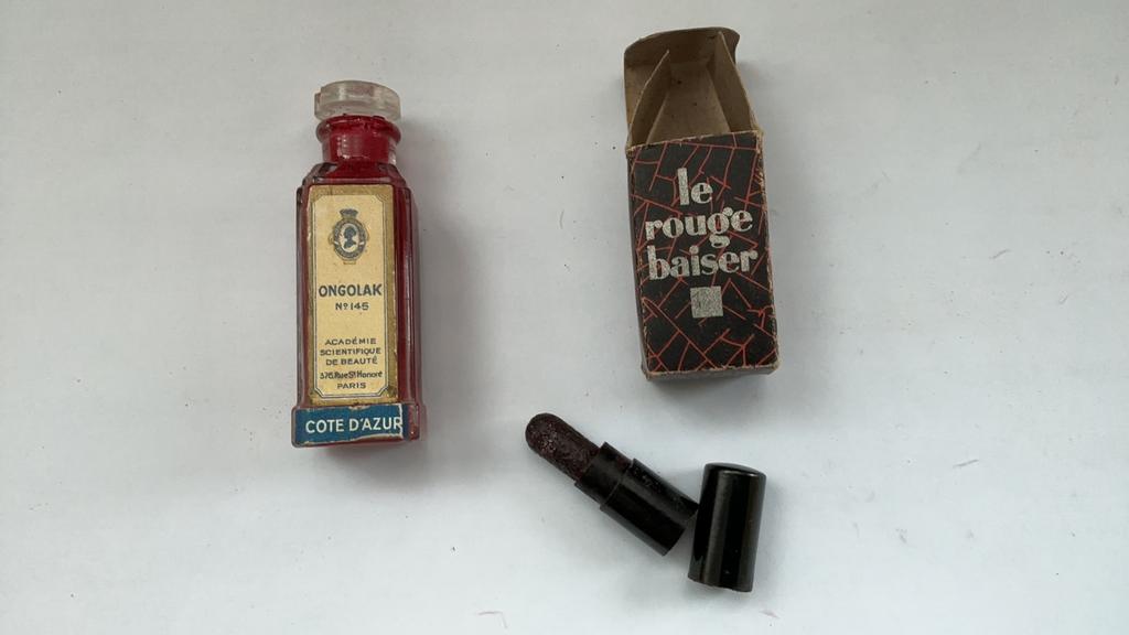 Ancien vernis à ongles et rouge a lèvres, Enlèvement ou Envoi, Utilisé