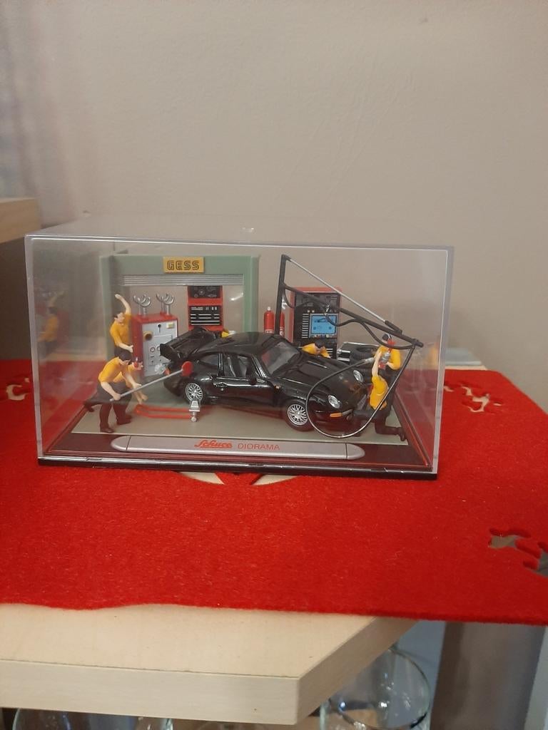 Diorama schuco, Ophalen, Zo goed als nieuw