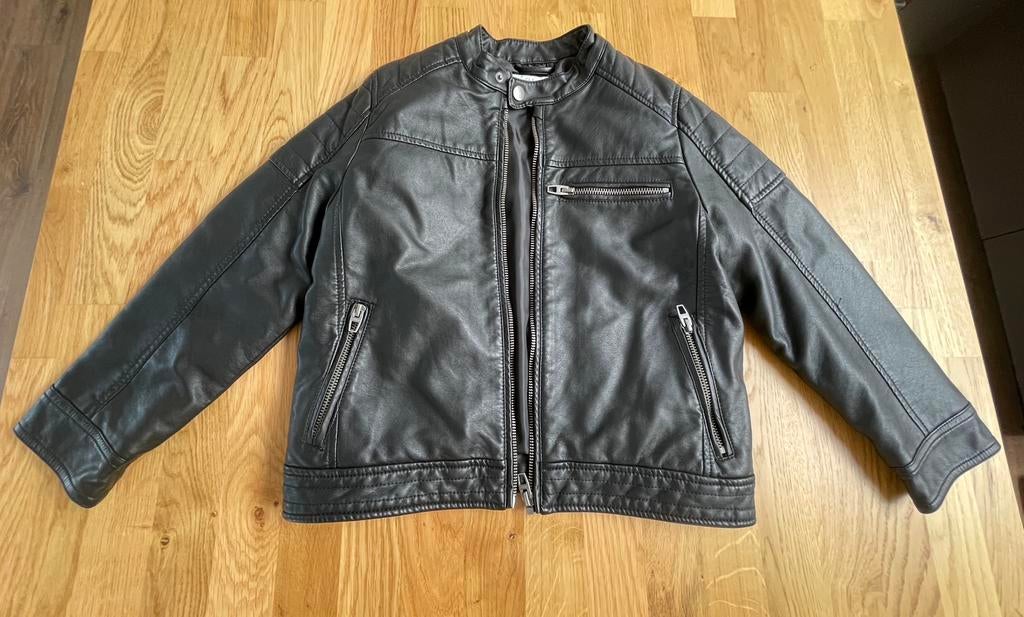 Perfecto noir Zara t.128, Enfants & Bébés, Comme neuf, Zara, Garçon, Pull ou Veste