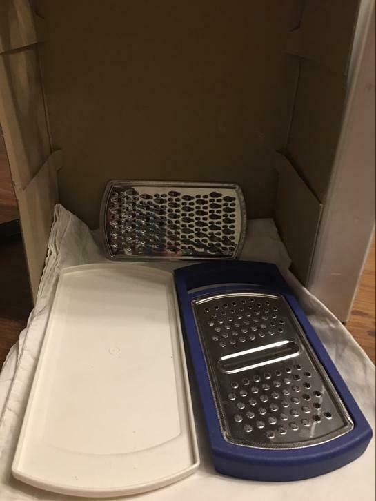 Tupperware rasp blauwe kleur, Huis en Inrichting, Keuken | Tupperware, Ophalen, Gebruikt