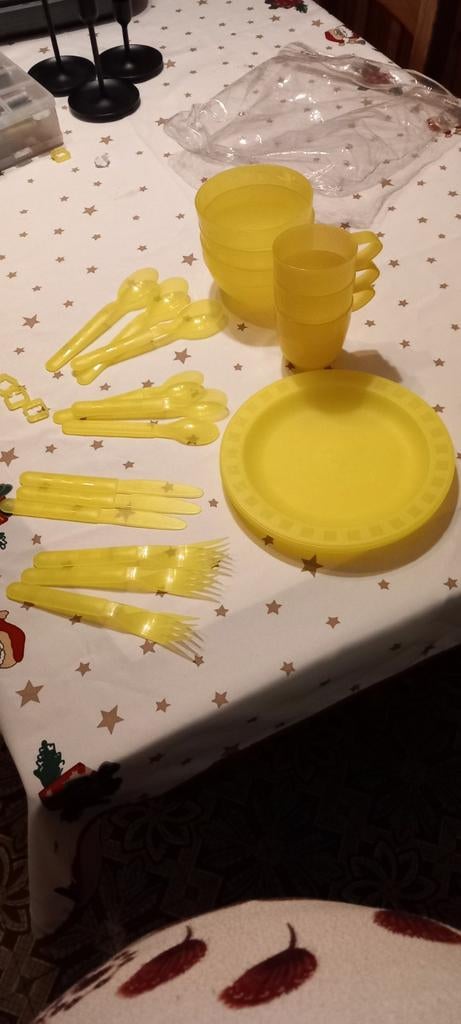 Set plastique, Enlèvement ou Envoi, Comme neuf