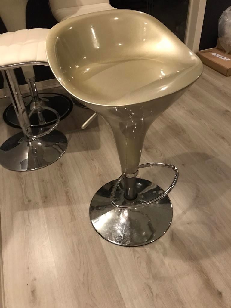 A vendre tabouret de bar, 1 tabouret, Métal, Comme neuf, 60 à 90 cm
