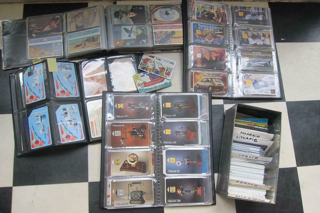 4 albums de cartes téléphoniques (+/- 370 cartes), Enlèvement