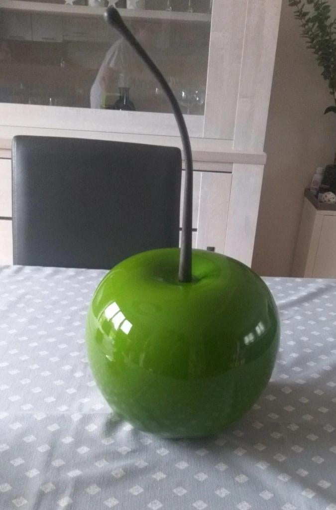 Grote groene deco-appel, Ophalen