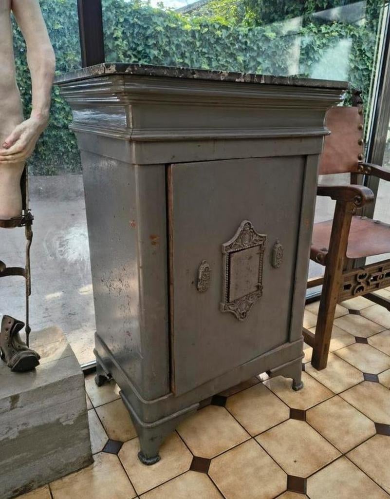 ANTIEKE ZWARE BRANDKAST KLUIS 1801-1900 19DE EEUW 300 KG, Ophalen
