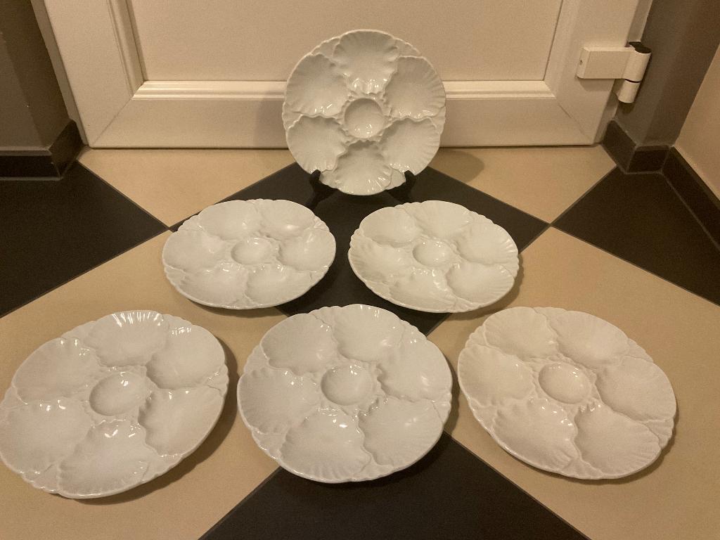 6 assiettes à huîtres blanches en porcelaine de Baudour, Enlèvement ou Envoi