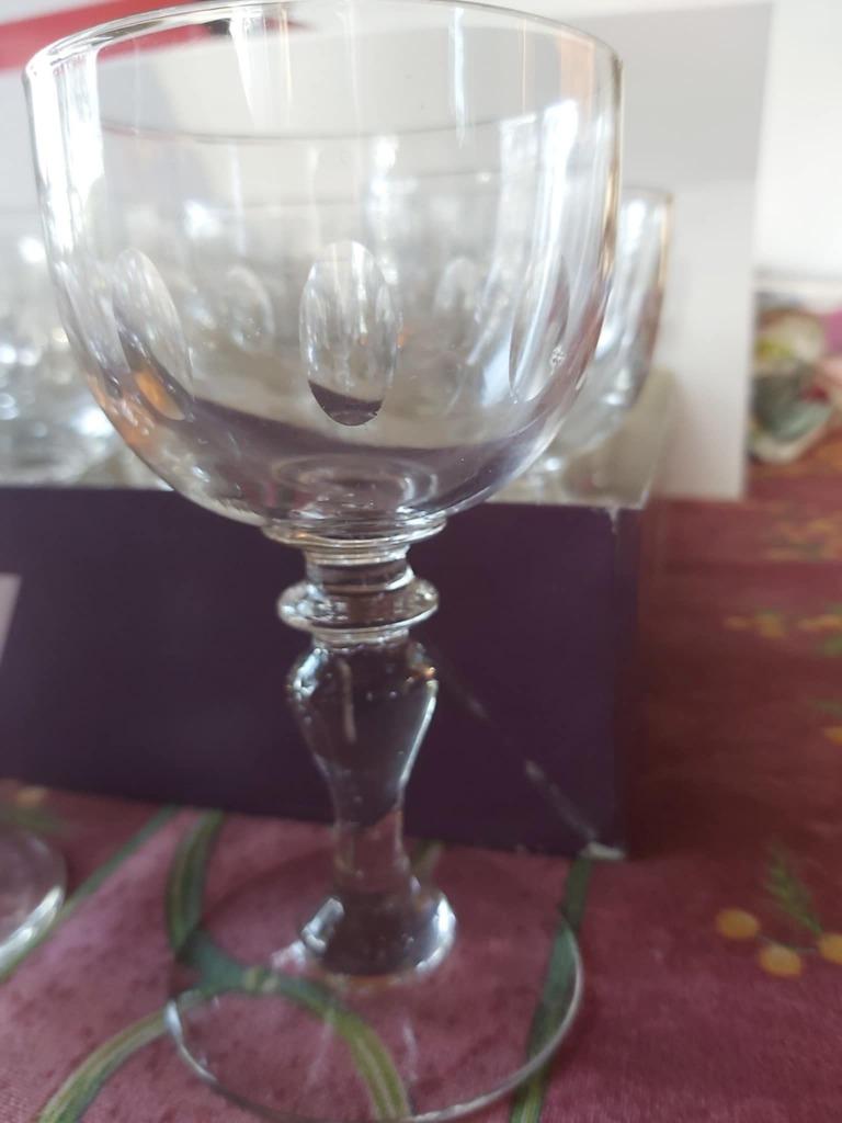 Verres anciens, Enlèvement