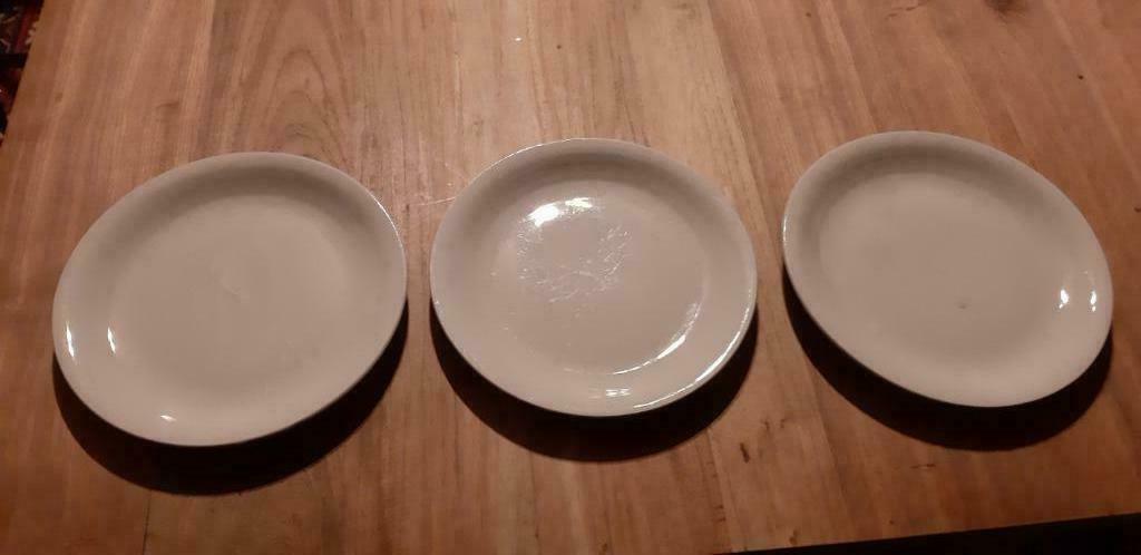 3 lichtbruine eetborden, Huis en Inrichting, Ophalen of Verzenden, Zo goed als nieuw, Porselein, Bord(en)