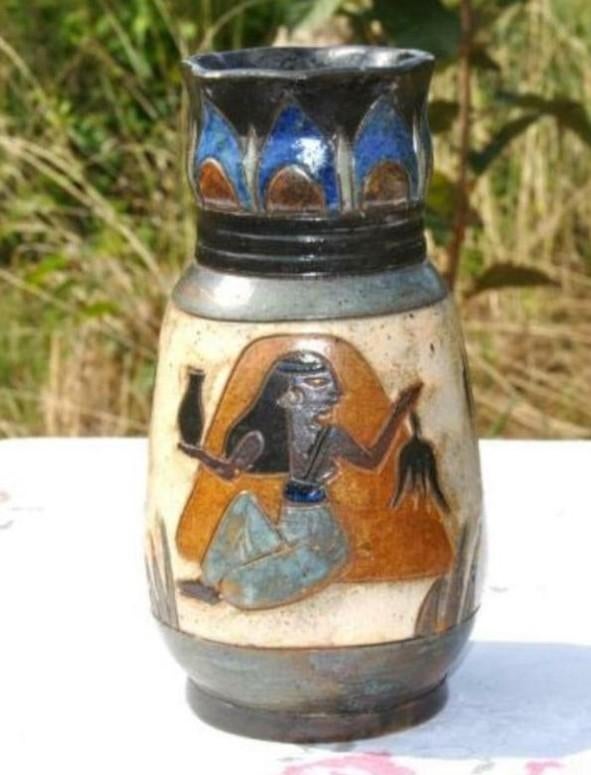 § vase en gres dubois decor egyptien, Antiquités & Art, Enlèvement ou Envoi