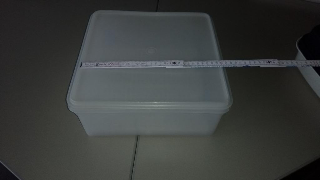 Tupperware  grote vierkante bewaardoos met roosters, Huis en Inrichting, Keuken | Tupperware, Ophalen of Verzenden, Gebruikt
