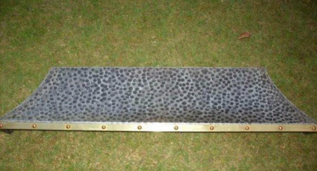Metalen sierkap voor haard of barbecue, Huis en Inrichting, Haarden, Zo goed als nieuw, Overige soorten, Ophalen