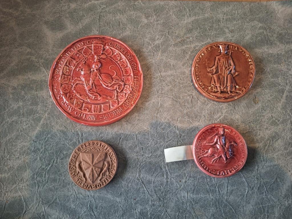 4 middeleeuwse keramieke zegels, Antiek en Kunst, Ophalen of Verzenden