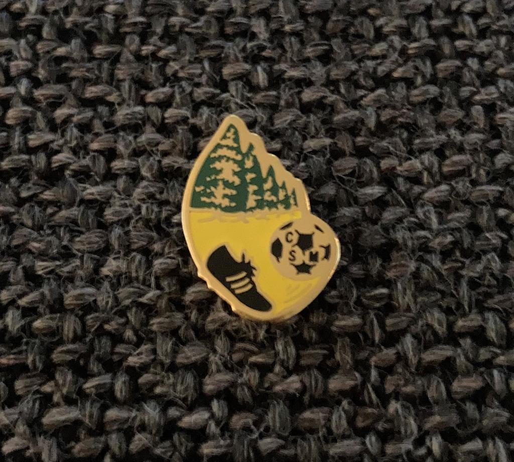 PIN - CSM - VOETBAL - FOOTBALL, Envoi, Utilisé, Sport, Insigne ou Pin's