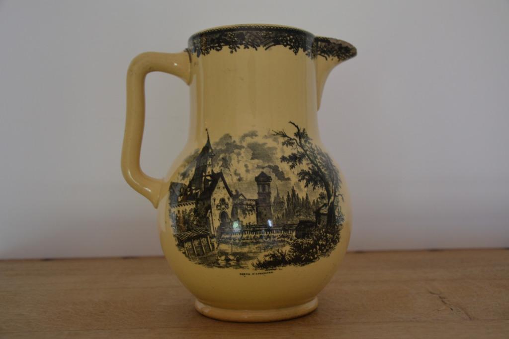 un ancien vase ., Antiquités & Art, Enlèvement