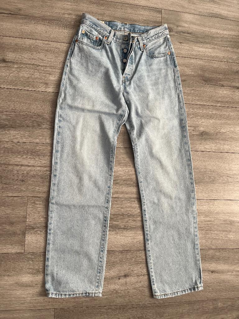 Levi’s broek W25 L32, Kleding | Dames, Overige kleuren, Ophalen of Verzenden, Zo goed als nieuw, Levi’s