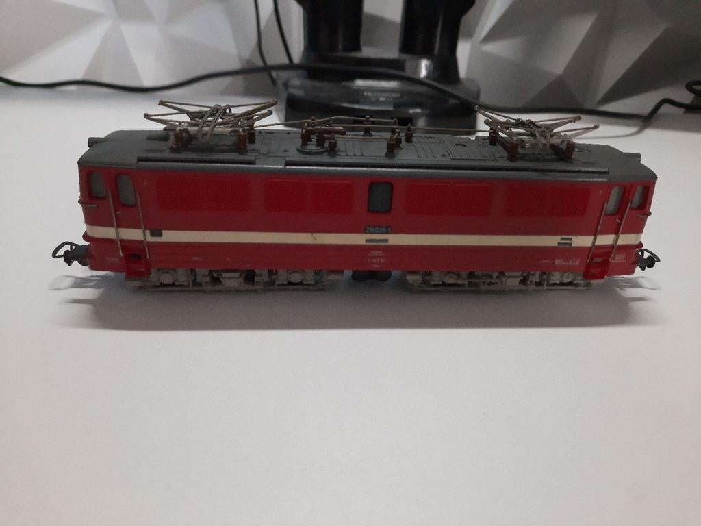 Locomotive HO DR BR 211 – Électrique – État satisfaisant, Hobby & Loisirs créatifs, Trains miniatures | HO, Utilisé, Locomotive