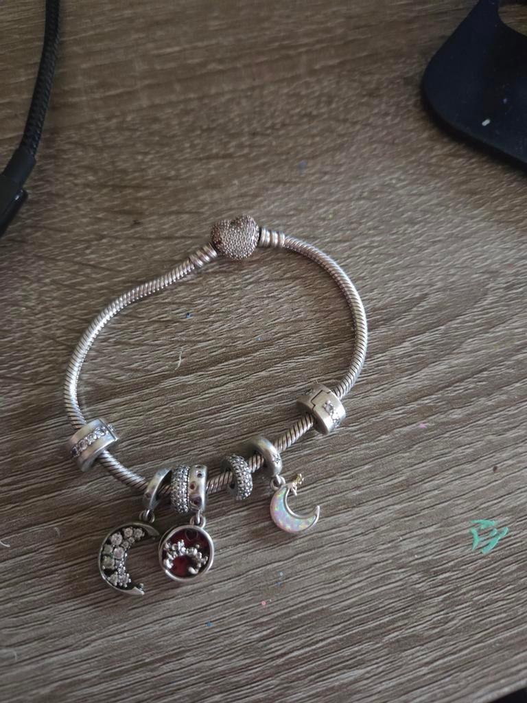 Bracelet et charme pandora, Enlèvement ou Envoi