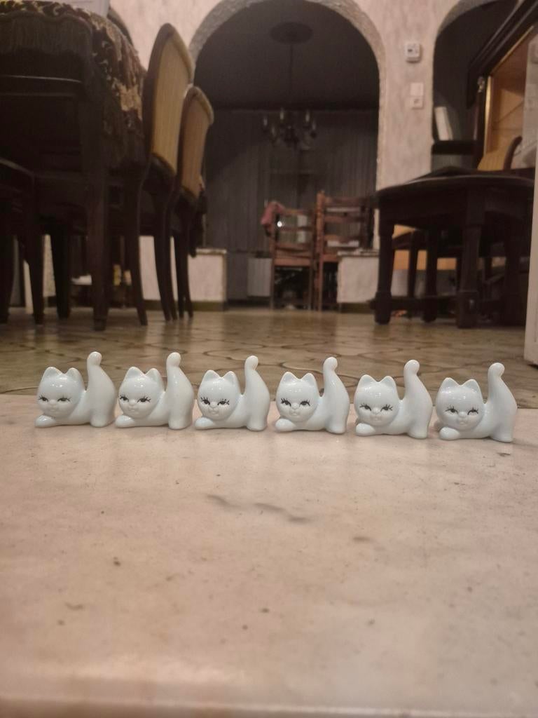 Lot de 6 chatons blanc en porcelaine en parfait état., Enlèvement, Comme neuf, Animal