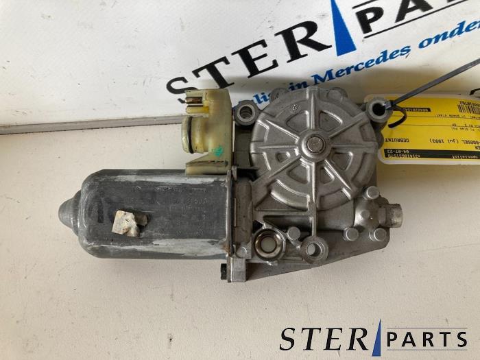 Raammotor Portier van een Mercedes 260SE-600SEL, Auto-onderdelen, Carrosserie, Mercedes-Benz, Gebruikt, 3 maanden garantie, Ophalen of Verzenden