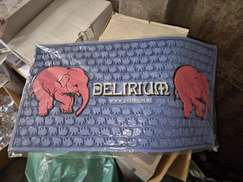 Delirium plastieken toogmat, Envoi