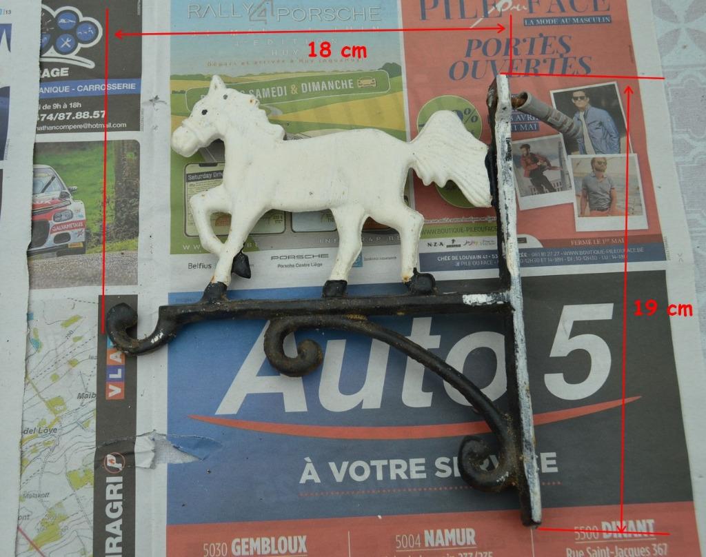 applique  murale en fer forgé ( 18/19 cm )  cheval, Envoi, Utilisé