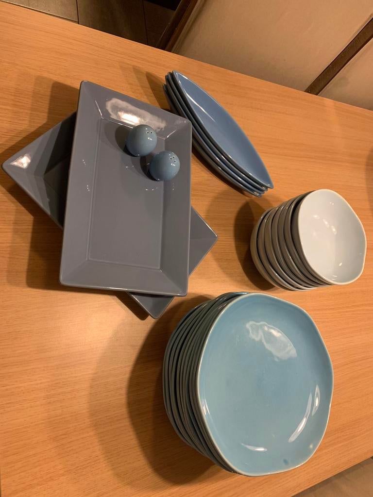 Blauwe servies van Casa, Huis en Inrichting, Ophalen of Verzenden, Zo goed als nieuw, Bord(en)
