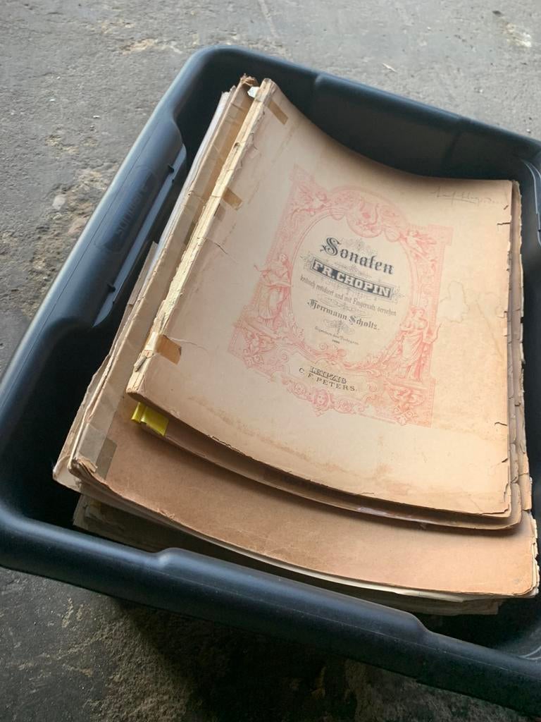 Muziek partituren voor piano stapel van >20 cm, Enlèvement, Piano