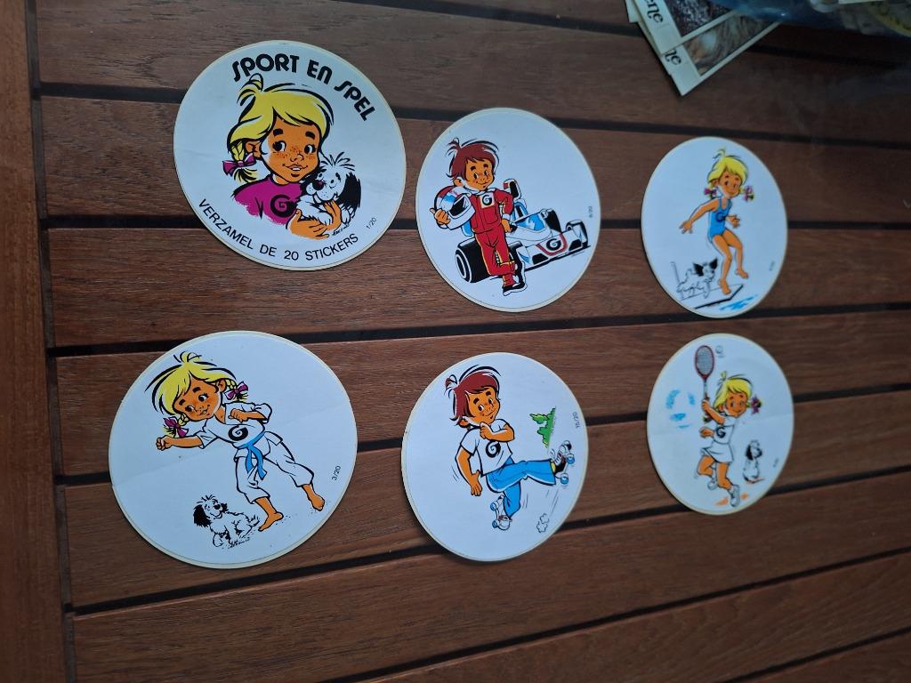 Vintage Stickers tekeningen Sport en Spel Générale Bank, Verzamelen, Ophalen of Verzenden, Zo goed als nieuw, Sport