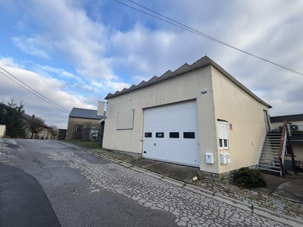 Gribomont - Herbeumont : entrepôt à louer., 91 m², Location, Stock ou Remise