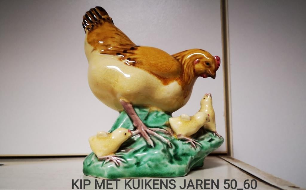 STENEN BEELDJE'KIP MET KUIKENS', Ophalen of Verzenden, Zo goed als nieuw, Boerderijdier, Beeldje of Figuurtje
