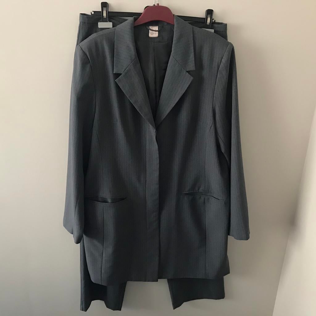 Broekpak in krijtstreep maat 44, Kleding | Dames, ANDERE, Kostuum of Pak, Maat 42/44 (L), Ophalen of Verzenden
