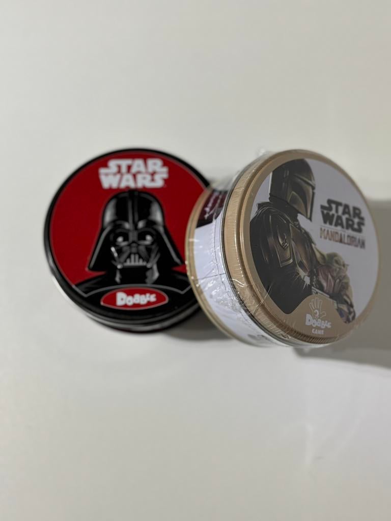 Lot de deux jeux Dobble Star Wars jeux de société  cinéma -, Enlèvement ou Envoi, Comme neuf