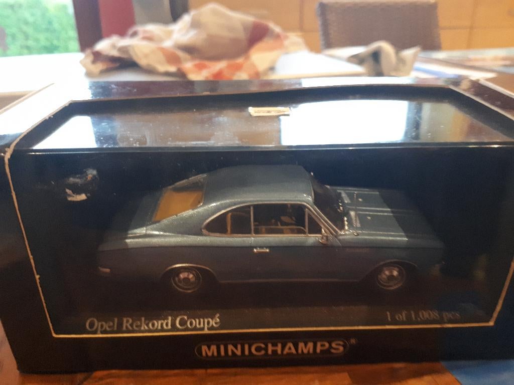 Minichamps Opel Record C Coupe 1966 bleue ciel 1/43, Ophalen of Verzenden, Nieuw, Auto, MiniChamps