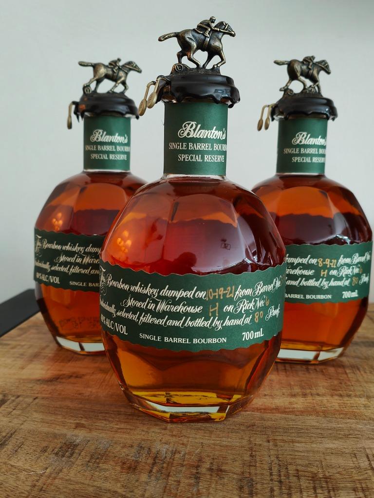 Blanton's Special Reserve, 3 fois, bouteille John Wick, 40 %, Collections, Vins, Neuf, Autres types, Autres régions, Pleine, Enlèvement ou Envoi