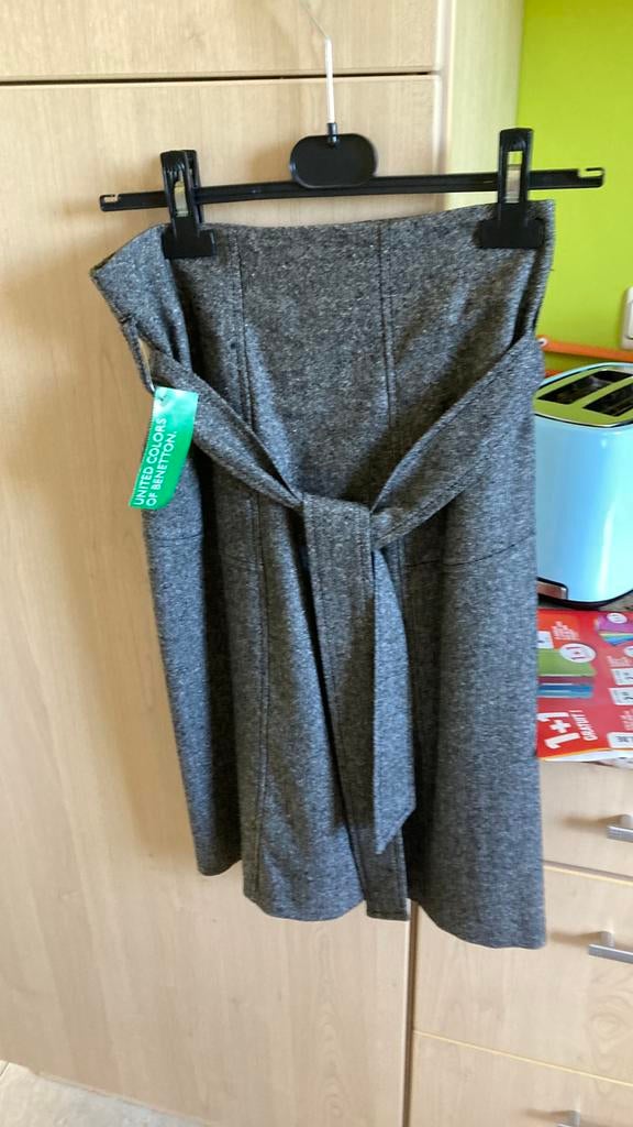 Benetton jupe et gilet tailleur neuf, Neuf
