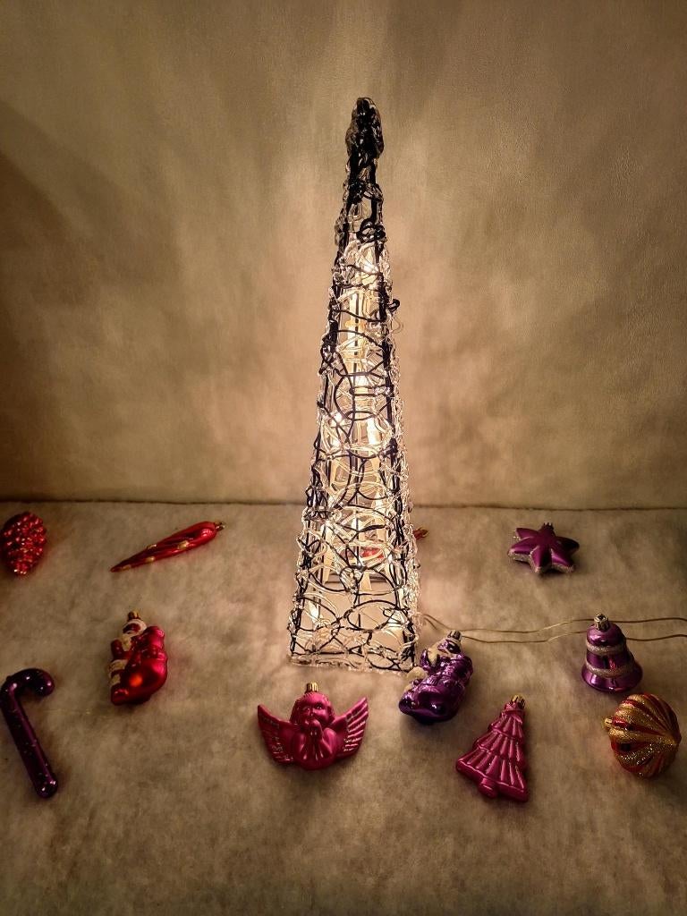 Verlichte acryl kerst piramide, Diversen, Ophalen of Verzenden, Gebruikt