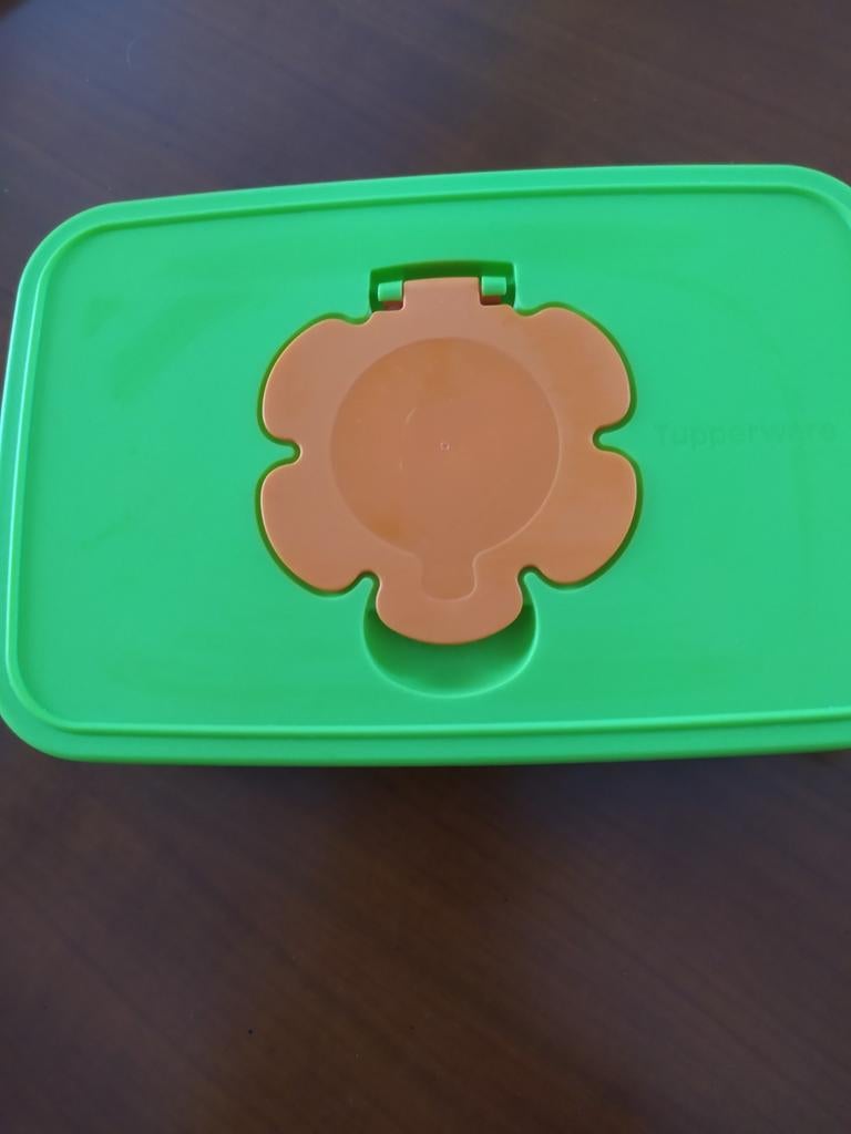 Tupperware doos voor babydoekjes, Ophalen, Zo goed als nieuw
