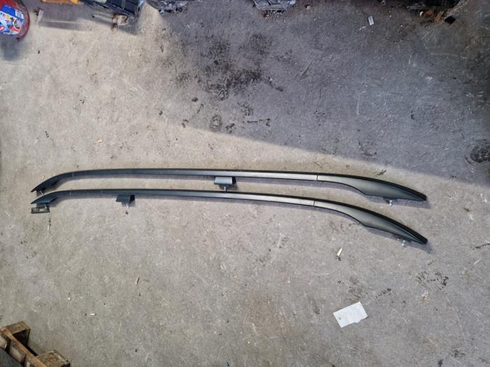 Kit rails de toit d'un BMW 5-Serie, Autos : Pièces & Accessoires, Carrosserie & Tôlerie, BMW, Utilisé, 3 mois de garantie, Enlèvement ou Envoi