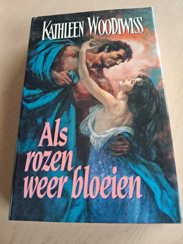 Kathleen Woodiwiss - Als rozen weer bloeien, Boeken, Ophalen of Verzenden, Kathleen Woodiwiss