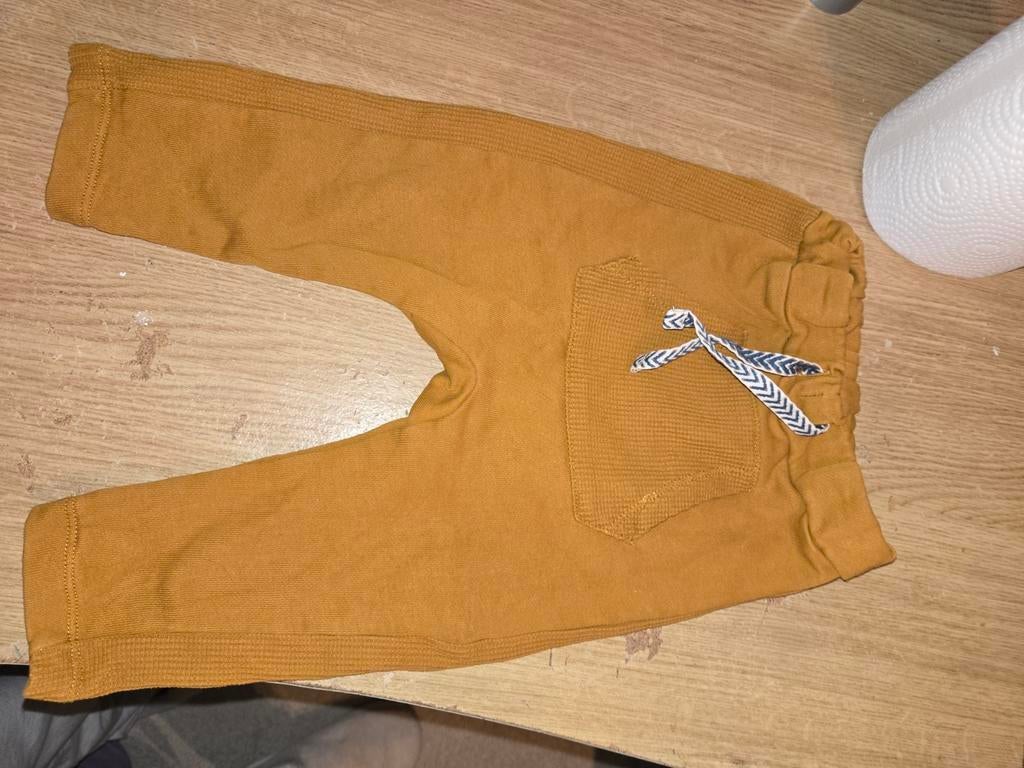 Pantalon 6 mois, Pantalon, Enlèvement ou Envoi, Comme neuf, Garçon