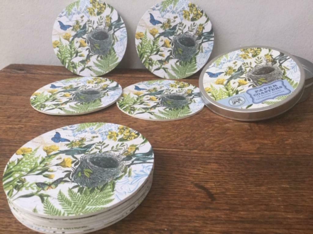 Jolis sous verres en carton : décor oiseaux et papillons, Enlèvement ou Envoi