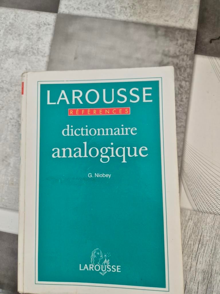A vendre dictionnaire analogique larousse, Enlèvement, Comme neuf, Français