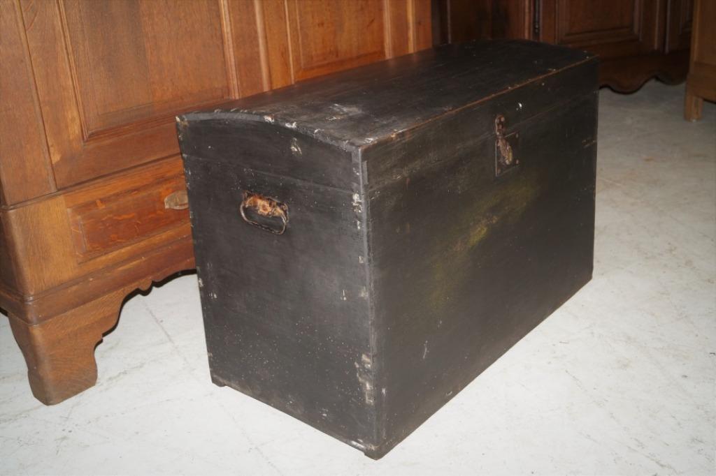 Grote zwarte antiek houten dekenkist L 86cm D 43cm H 58cm, Antiek en Kunst, Curiosa en Brocante, Ophalen
