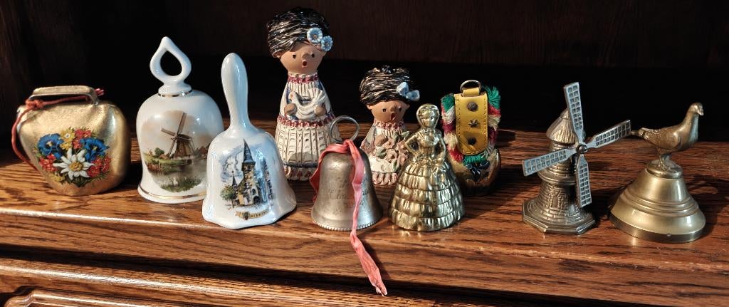 Cloches diverses, Enlèvement