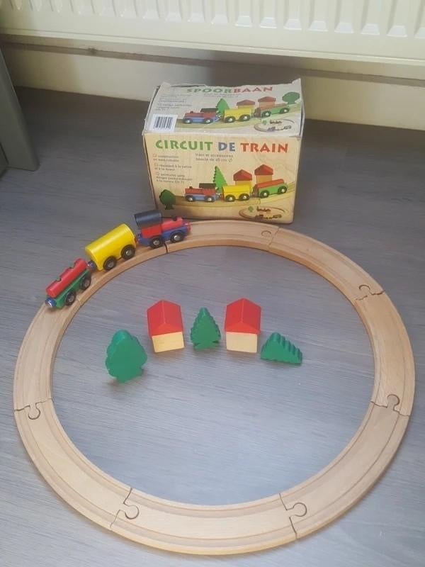 Circuit train en bois, Enfants & Bébés, Jouets | Circuits, Autres marques, Enlèvement ou Envoi, Circuit, Utilisé
