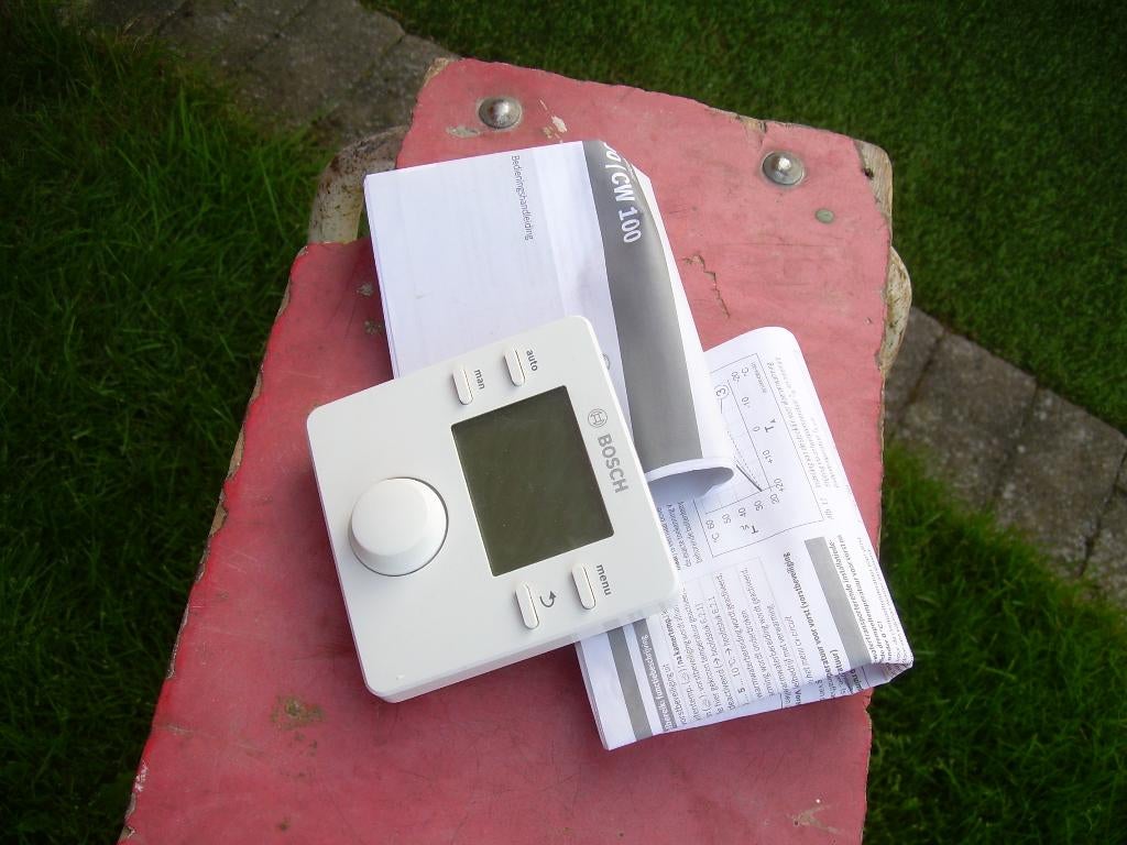 nieuwe kamerthermstaat CR 100 bosch en honeywell T4, Doe-het-zelf en Bouw, Ophalen of Verzenden, Slimme thermostaat, Nieuw