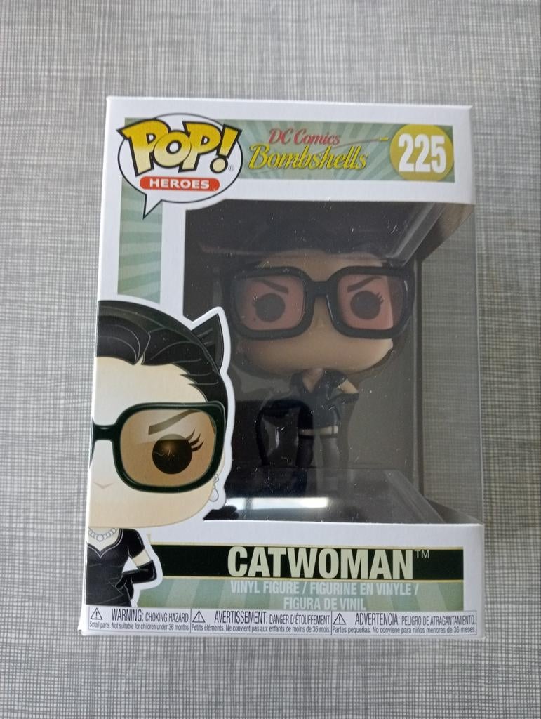 Funko pop DC Comics Bombshells #225 Catwoman pink glasses, Ophalen of Verzenden, Zo goed als nieuw