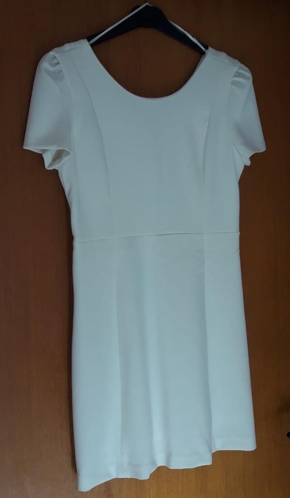 Belle robe blanc cassé taille M de la marque Zara, de bonne, Enlèvement ou Envoi, Neuf, Taille 38/40 (M), Blanc