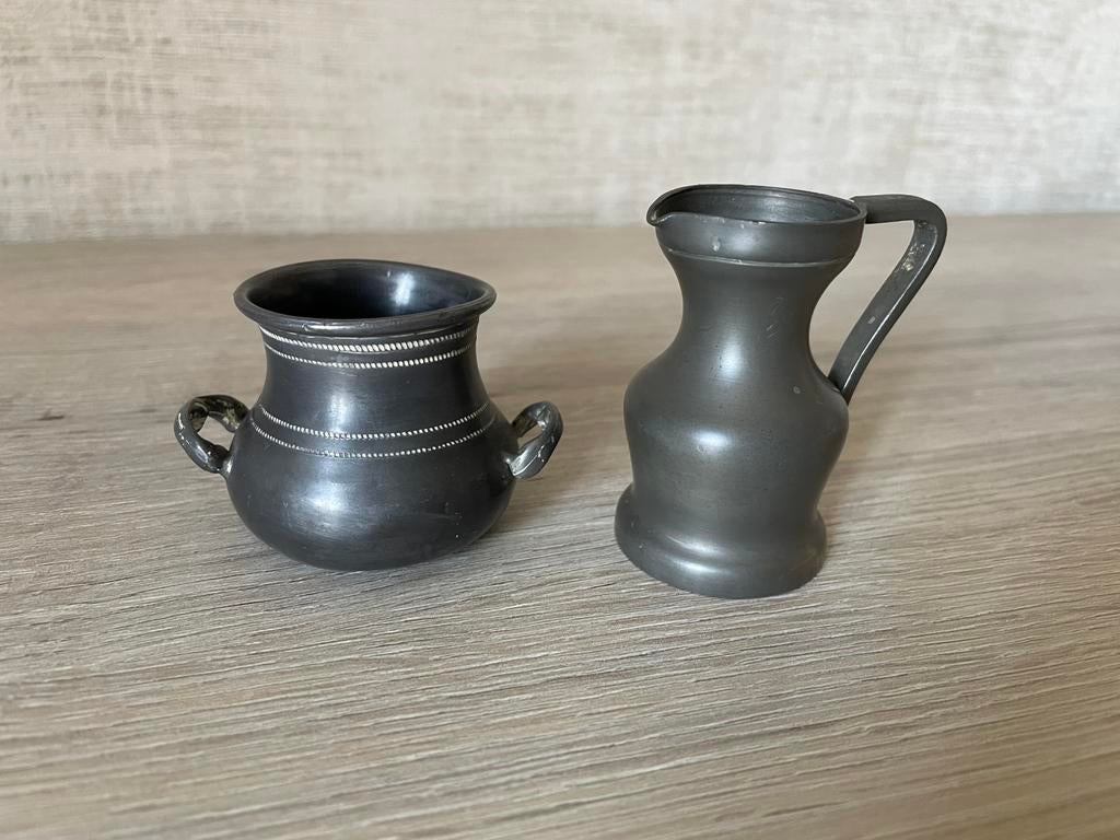 2 handgemaakte tinnen miniaturen — draaitop en vintage kruik, Antiek en Kunst, Antiek | Tin, Ophalen